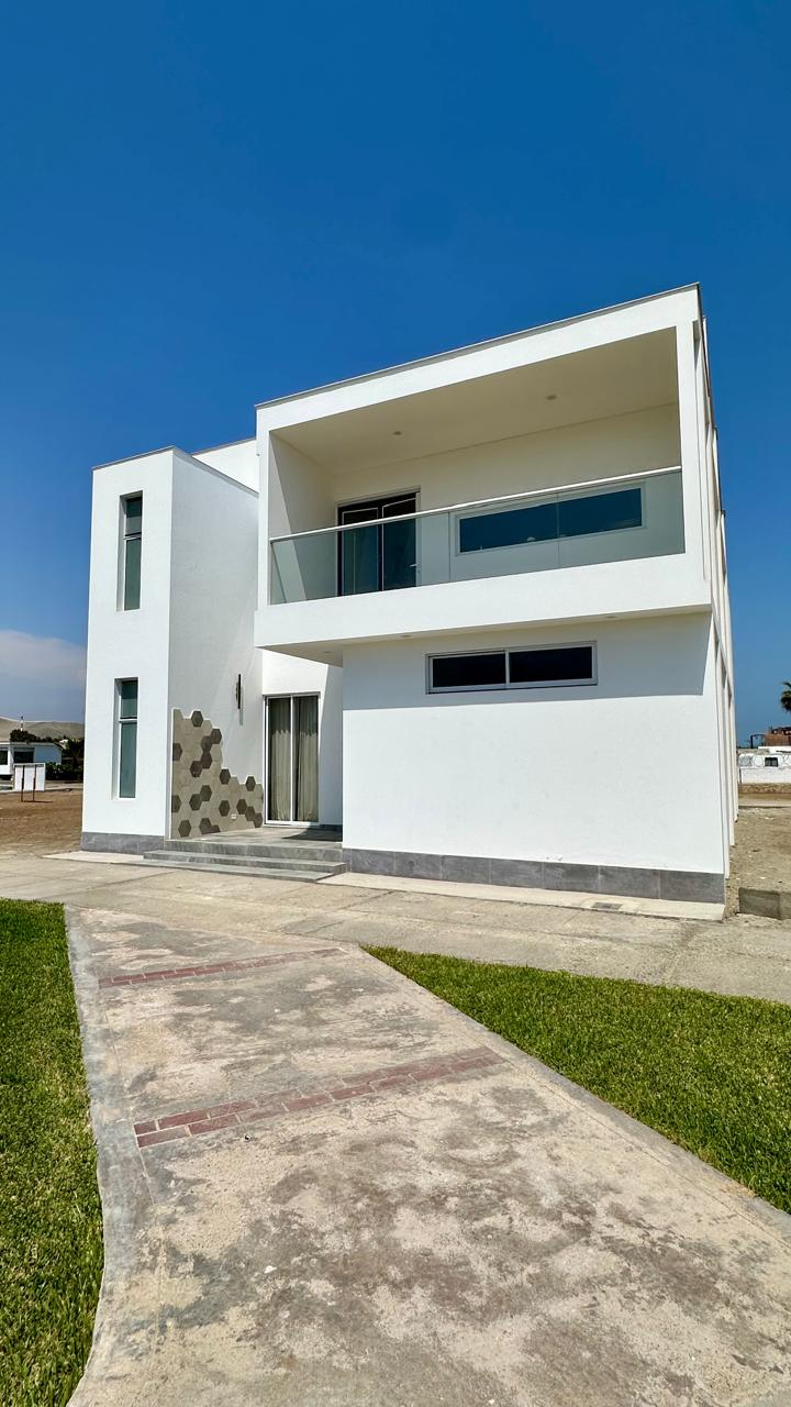 Jardín y área exterior – casa de playa privada en Asia Lima