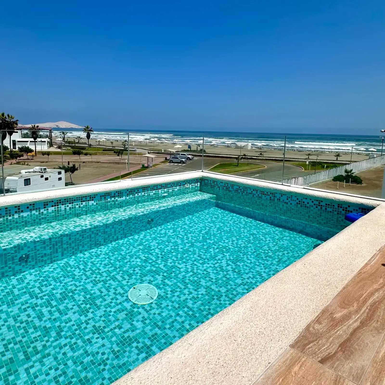 Piscina azotea con vista panorámica – Casa Chocaya Chocaya Perú